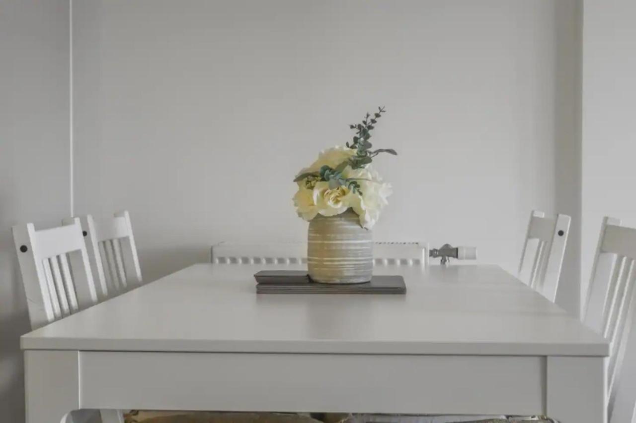 Centrally Located - Modern - 2Bed - 2Bath Apartment Londres Exterior foto