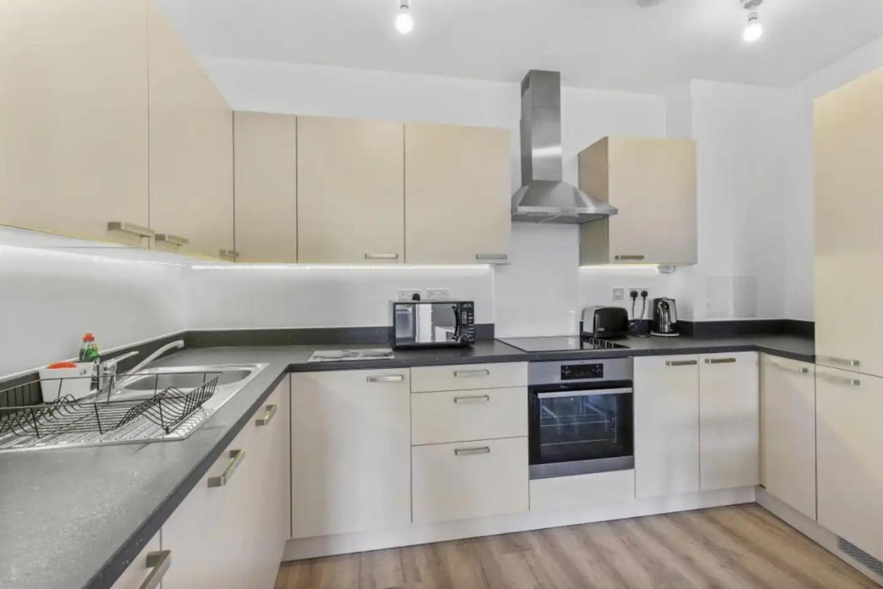 Centrally Located - Modern - 2Bed - 2Bath Apartment Londres Exterior foto