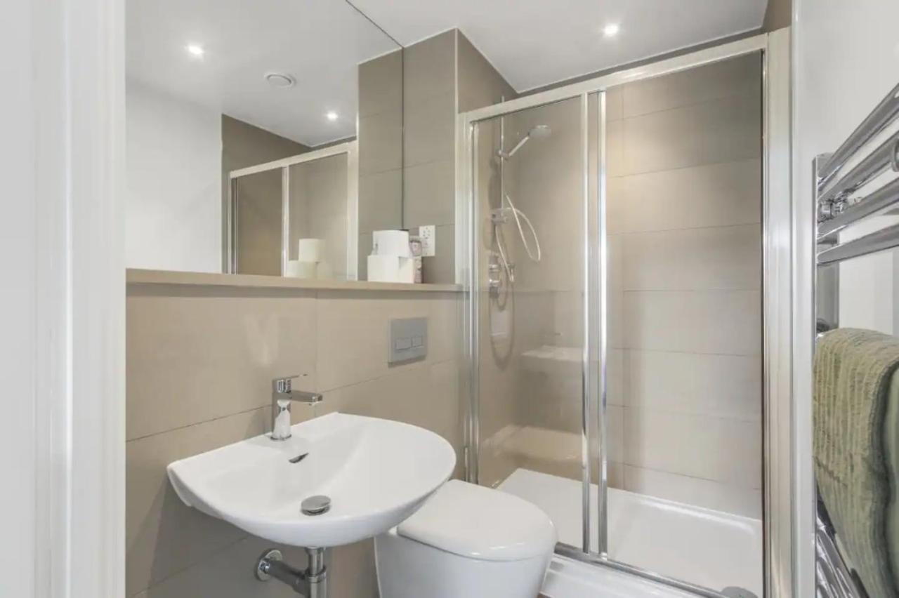 Centrally Located - Modern - 2Bed - 2Bath Apartment Londres Exterior foto